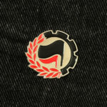 Antifa schwarz rot metal pin